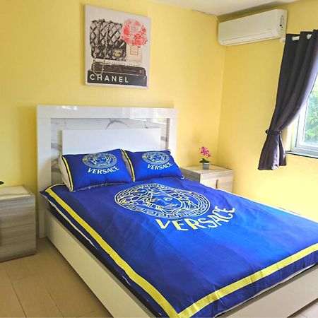 Apartment In Downtown At The Beach Nassau Bagian luar foto