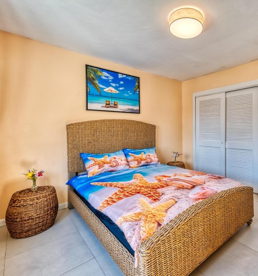 Apartment In Downtown At The Beach Nassau Bagian luar foto