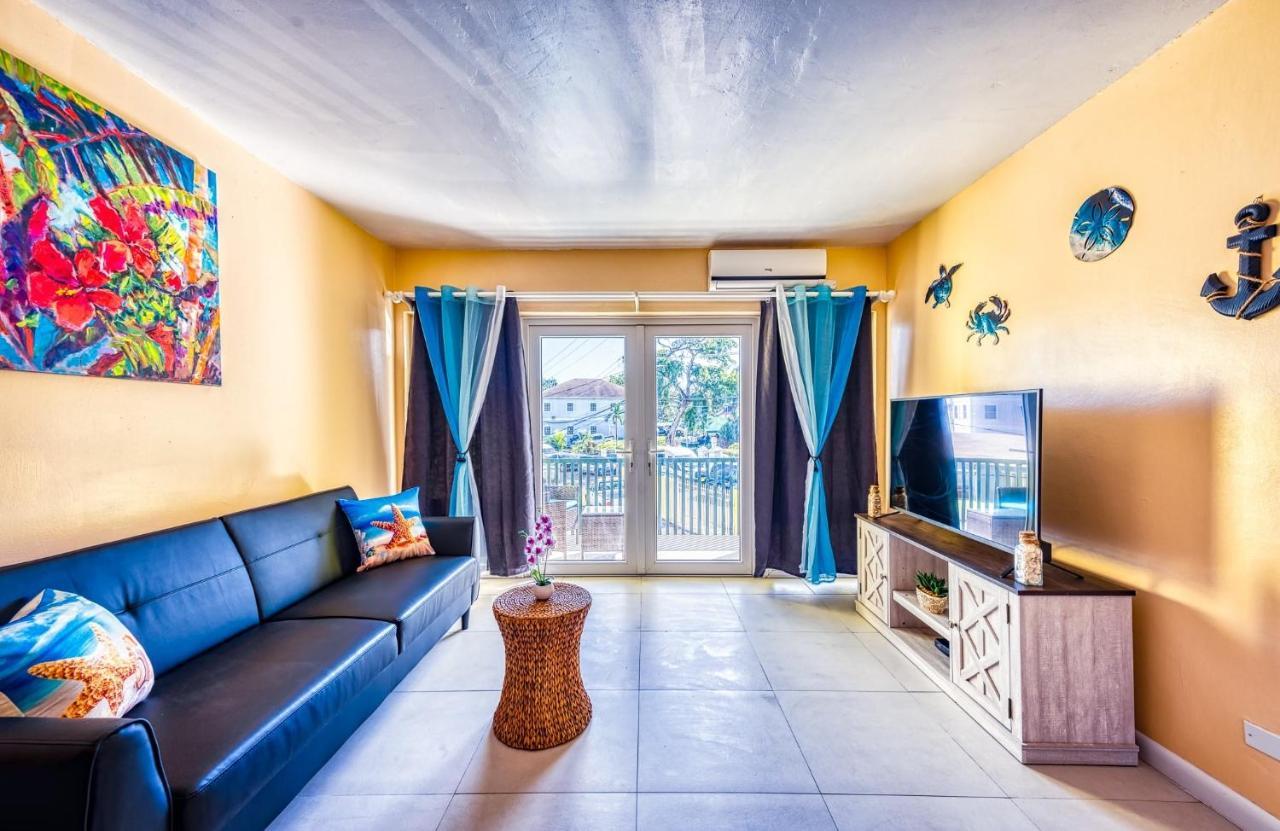Lovely Apartment Near Beach, Downtown, 24H Security, Pool Nassau Bagian luar foto