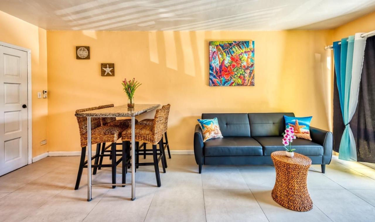 Apartment In Downtown At The Beach Nassau Bagian luar foto