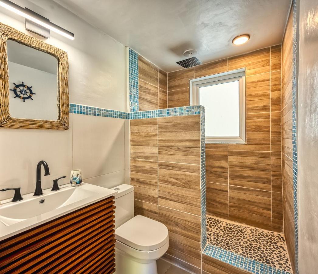 Apartment In Downtown At The Beach Nassau Bagian luar foto