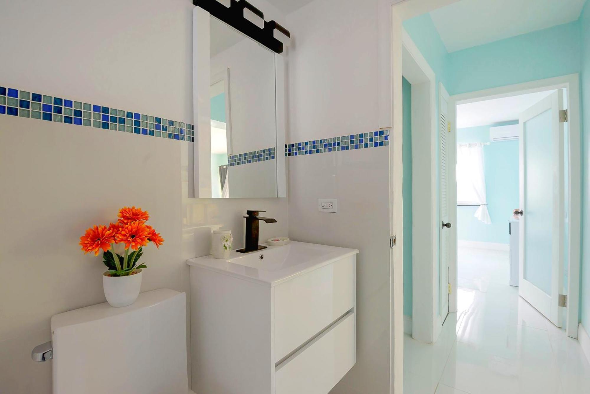 Apartment In Downtown At The Beach Nassau Bagian luar foto