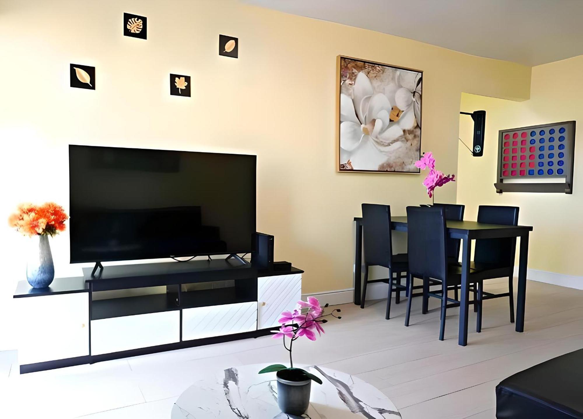 Apartment In Downtown At The Beach Nassau Bagian luar foto