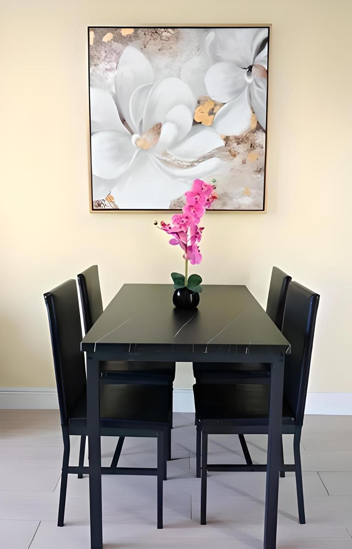 Apartment In Downtown At The Beach Nassau Bagian luar foto