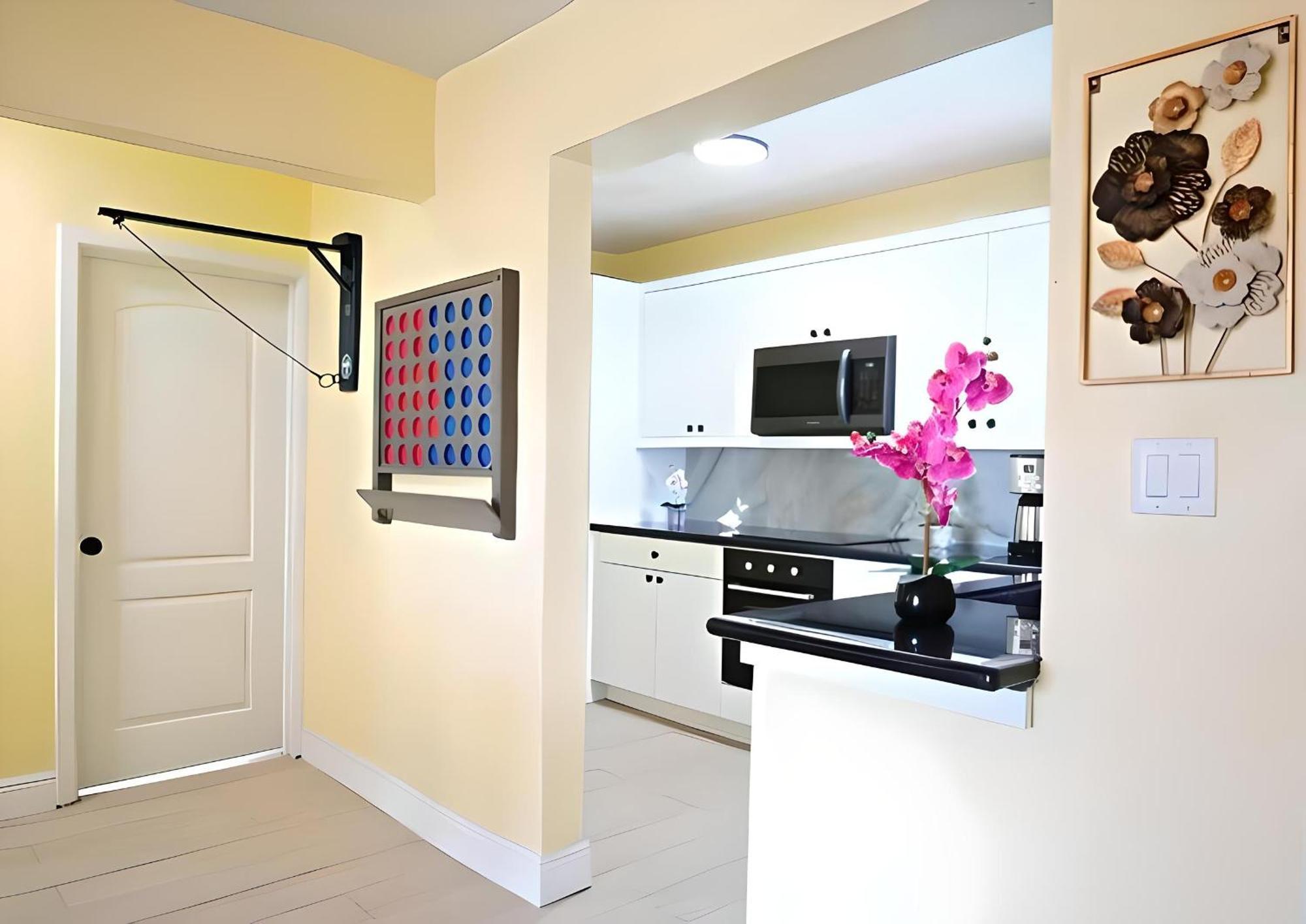 Apartment In Downtown At The Beach Nassau Bagian luar foto